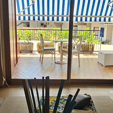 Marisa House Apartamento Giardini-Naxos